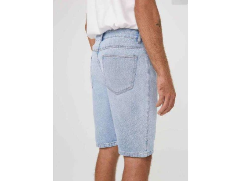 BERMUDA JEANS BÁSICA MASCULINA HERING H4D4 - Azul claro BERMUDA JEANS BÁSICA MASCULINA HERING H4D4 - Azul claro