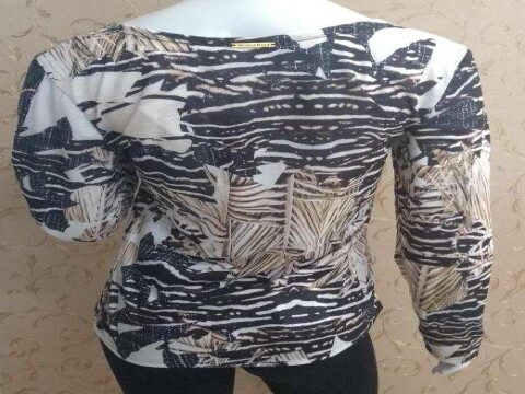 BLUSA MANGA LONGA ESTAMPADA MORENA ROSA 105911 - Preto