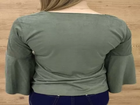 BLUSA SUEDE MANGA FLARE - Verde