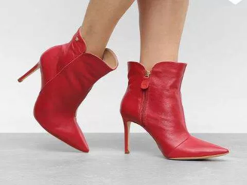 BOTA BICO FINO COURO RAPHELLA BOOZ 185.18129152 - Vermelho