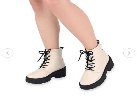 BOTA CANO CURTO SALTO MÉDIO PICCADILLY 329009 - Off white