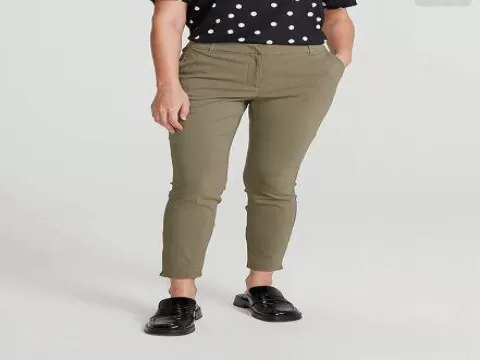 CALÇA FEMININA EM TECIDO HERING K0VU - Verde