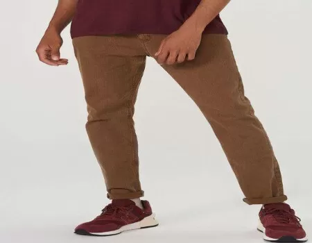 CALÇA MASCULINA EM SARJA SLIM HERING H1TE - Marrom