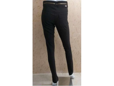 CALÇA FEMININA COM ZÍPER NO CÓS PRÉ-ESTRÉIA PI6CL14 - Preto CALÇA FEMININA COM ZÍPER NO CÓS PRÉ-ESTRÉIA PI6CL14 - Preto