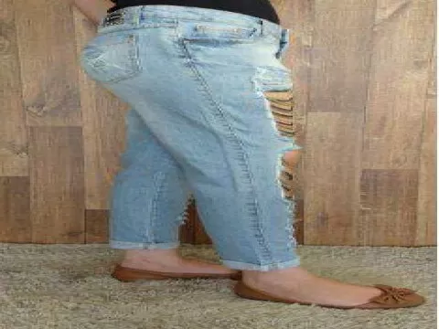 CALÇA JEANS BOY DESTROYED COM CORRENTES - Jeans