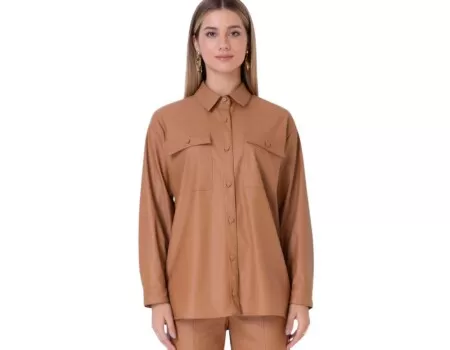 CAMISA COURO SINTÉTICO BOLSO FRENTE SEIKI 321233 - Caramelo