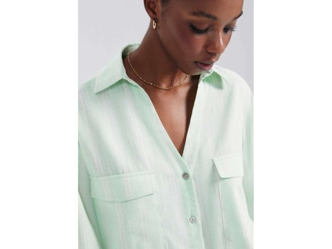 CAMISA FEM ML LISTRADA EM LINHO HERING K5XM - Verde