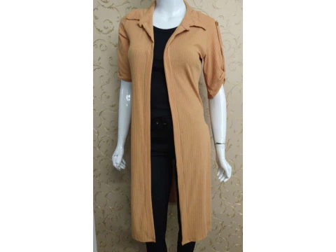 CARDIGAN MANGA CURTA COM FENDA - Caramelo