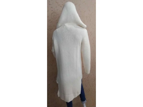 CASACO ALONGADO COM CAPUZ DE TRICOT MACLAUD MC 303 - Cru