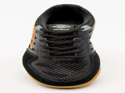 CHUTEIRA FUTSAL PRO IV UMBRO 801390 - Preto