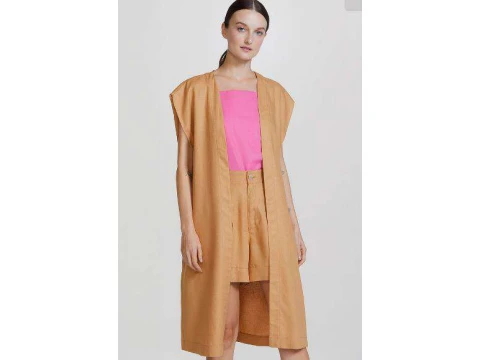 COLETE ALONGADO FEMININO HERING H89C - Caramelo COLETE ALONGADO FEMININO HERING H89C - Caramelo