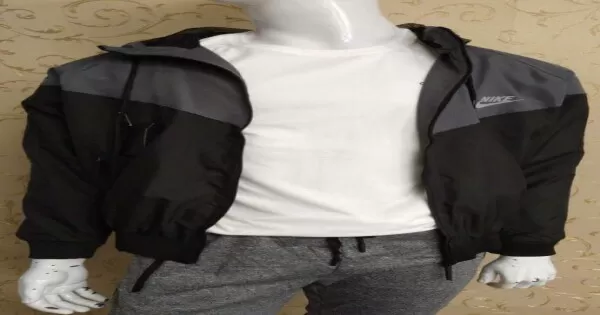 JAQUETA MASCULINA CORTA VENTO MARCAS Cinza com preto Delabela
