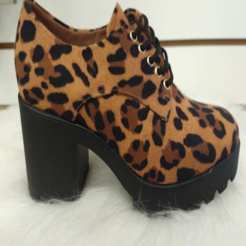 bota vizzano animal print
