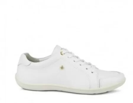 Tenis branco best sale cravo e canela