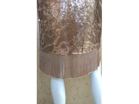 VESTIDO DE LANTEJOULA CURTO COM FRANJA CHARITY - Dourado VESTIDO DE LANTEJOULA CURTO COM FRANJA CHARITY - Dourado